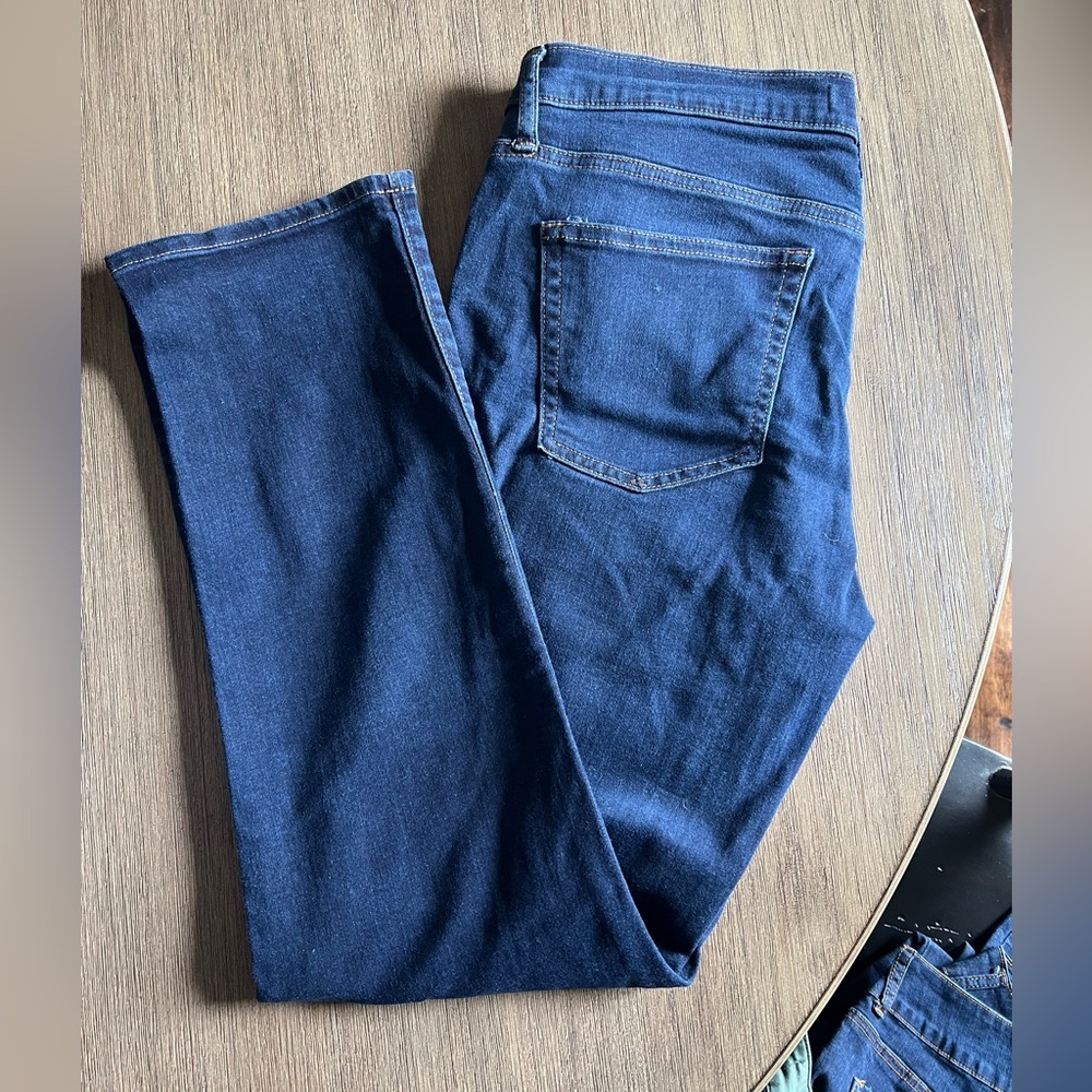 Gap 31R Straight Jeans